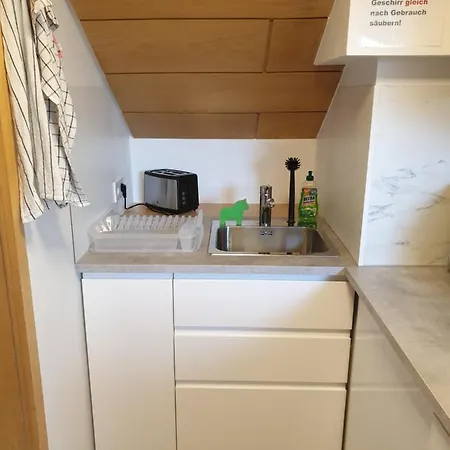 Sonnige Ruhige Dachzimmer Inkl Wifi Plus Kaffee Mit Wg Dusche Und Neuer Kueche Lorrach Exterior photo