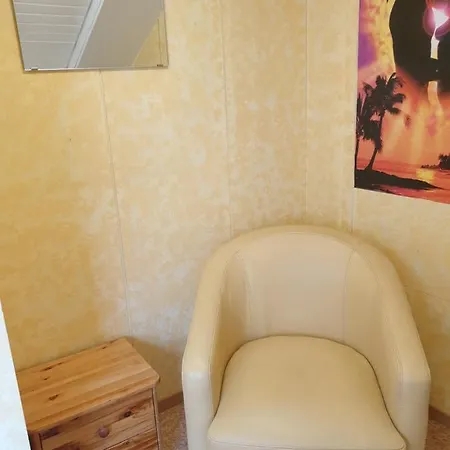 Sonnige Ruhige Dachzimmer Inkl Wifi Plus Kaffee Mit Wg Dusche Und Neuer Kueche Lorrach Exterior photo